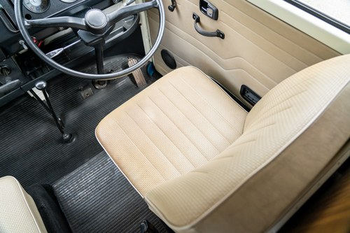 1972 Volkswagen T2 Bay Window Campervan En venta (imagen 28 de 140)