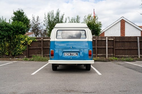 1972 Volkswagen T2 Bay Window Campervan En venta (imagen 8 de 140)
