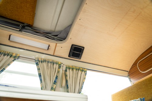 1972 Volkswagen T2 Bay Window Campervan En venta (imagen 53 de 140)