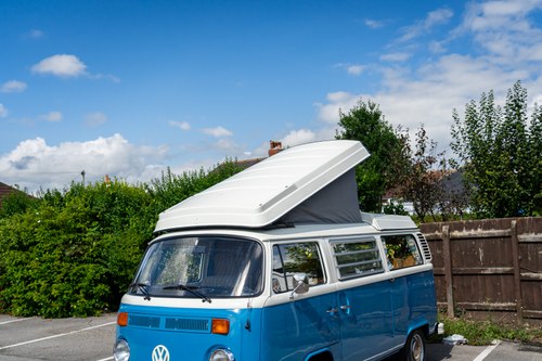 1972 Volkswagen T2 Bay Window Campervan En venta (imagen 97 de 140)
