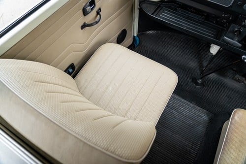 1972 Volkswagen T2 Bay Window Campervan En venta (imagen 33 de 140)