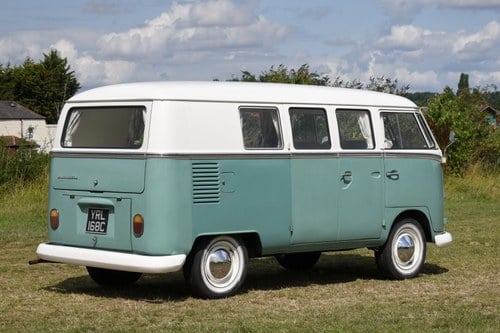 1965 Volkswagen Type 2 Splitscreen Campervan In vendita (immagine 5 di 163)