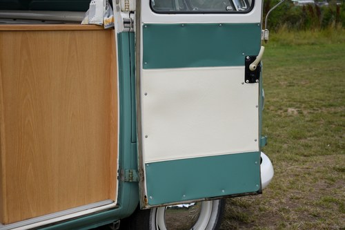 1965 Volkswagen Type 2 Splitscreen Campervan In vendita (immagine 70 di 163)