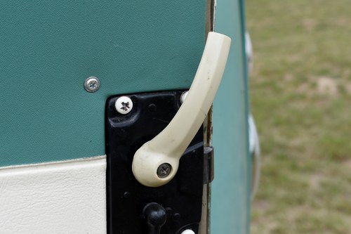 1965 Volkswagen Type 2 Splitscreen Campervan In vendita (immagine 71 di 163)