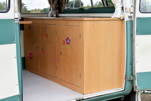 1965 Volkswagen Type 2 Splitscreen Campervan In vendita (immagine 60 di 163)