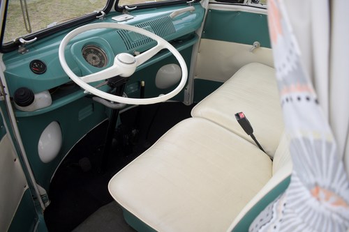 1965 Volkswagen Type 2 Splitscreen Campervan In vendita (immagine 33 di 163)
