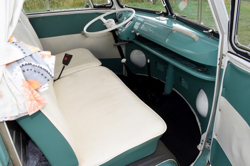 1965 Volkswagen Type 2 Splitscreen Campervan In vendita (immagine 36 di 163)