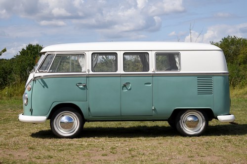 1965 Volkswagen Type 2 Splitscreen Campervan In vendita (immagine 9 di 163)