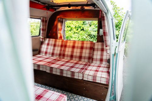 1965 Volkswagen T1 Splitscreen Canterbury Pitt Campervan In vendita (immagine 54 di 129)