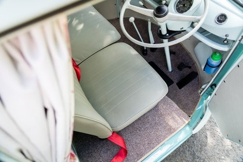1965 Volkswagen T1 Splitscreen Canterbury Pitt Campervan In vendita (immagine 25 di 129)