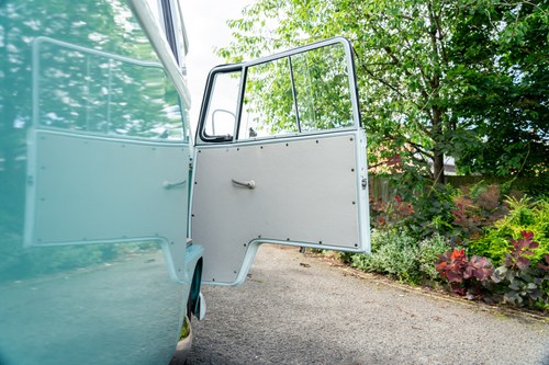 1965 Volkswagen T1 Splitscreen Canterbury Pitt Campervan In vendita (immagine 35 di 129)