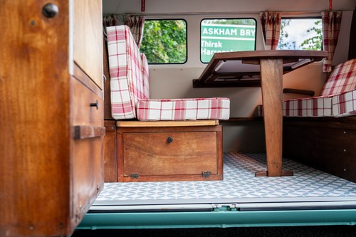 1965 Volkswagen T1 Splitscreen Canterbury Pitt Campervan In vendita (immagine 45 di 129)