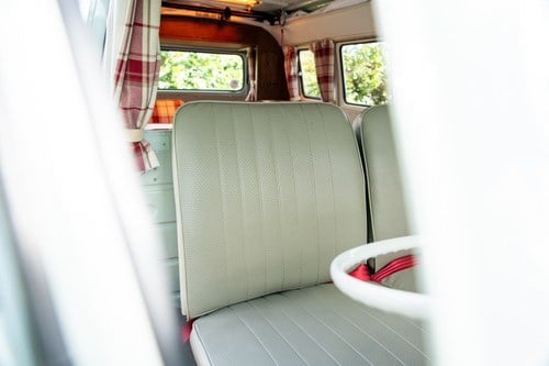 1965 Volkswagen T1 Splitscreen Canterbury Pitt Campervan In vendita (immagine 24 di 129)
