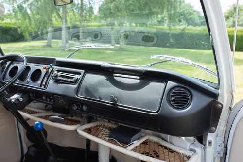 1973 Volkswagen T2 Westfalia Campervan En venta (imagen 38 de 191)