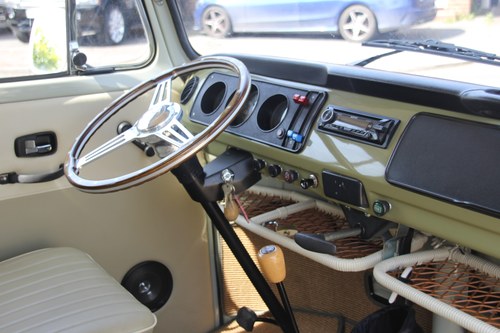 1971 Volkswagen T2 Baywindow Campervan à vendre (picture 36 of 131)