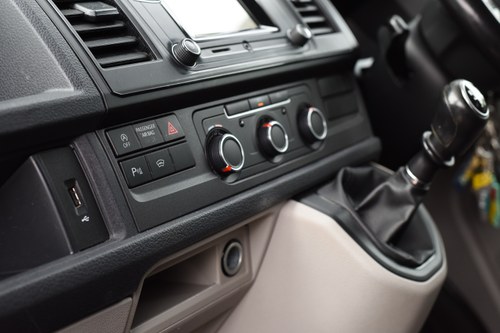 2017 Volkswagen Transporter T28 Highline Tdi BMT à vendre (picture 34 of 155)