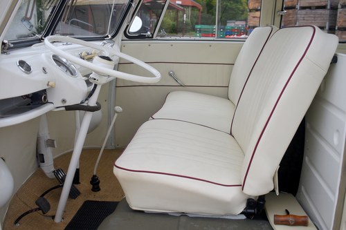 1963 Volkswagen T2 Splitscreen 23 Window Samba à venda (imagem 21 de 106)