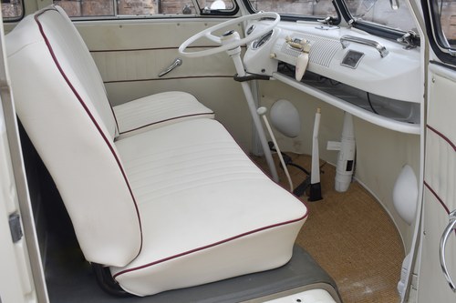 1963 Volkswagen T2 Splitscreen 23 Window Samba à venda (imagem 24 de 106)