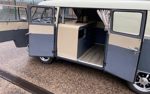 1965 VW Split Screen panel van 'Ernie' In vendita (immagine 21 di 46)