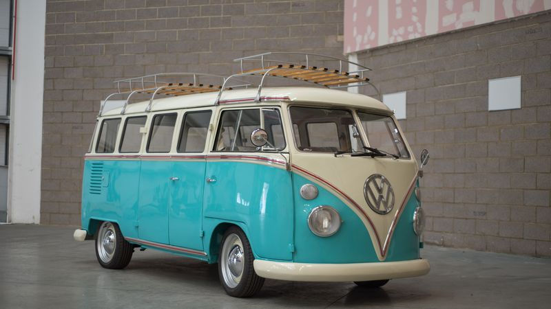 1974 VW Split Screen Micro Bus LHD For Sale (picture 1 of 96)