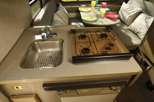 1999 Volkswagen Winnebago Rialta campervan LHD zum Verkauf (Bild 60 von 193)