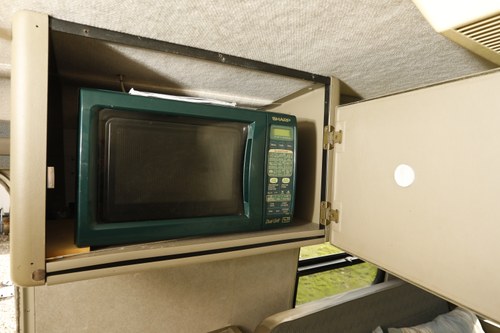 1999 Volkswagen Winnebago Rialta campervan LHD zum Verkauf (Bild 59 von 193)