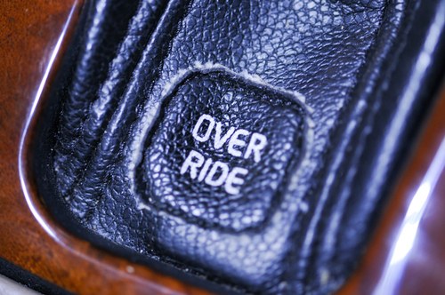 1999 Volvo S90 ‘Royal’ LWB zum Verkauf (Bild 28 von 92)