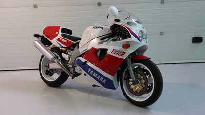 1991 Yamaha FZRR OW01