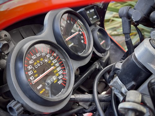 1985 Yamaha RD500LC à venda (imagem 28 de 107)