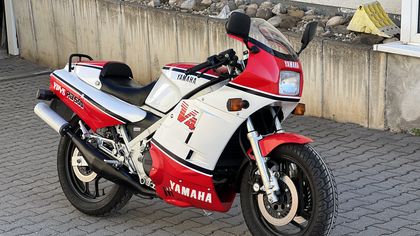 Picture of 1985 Yamaha RD500