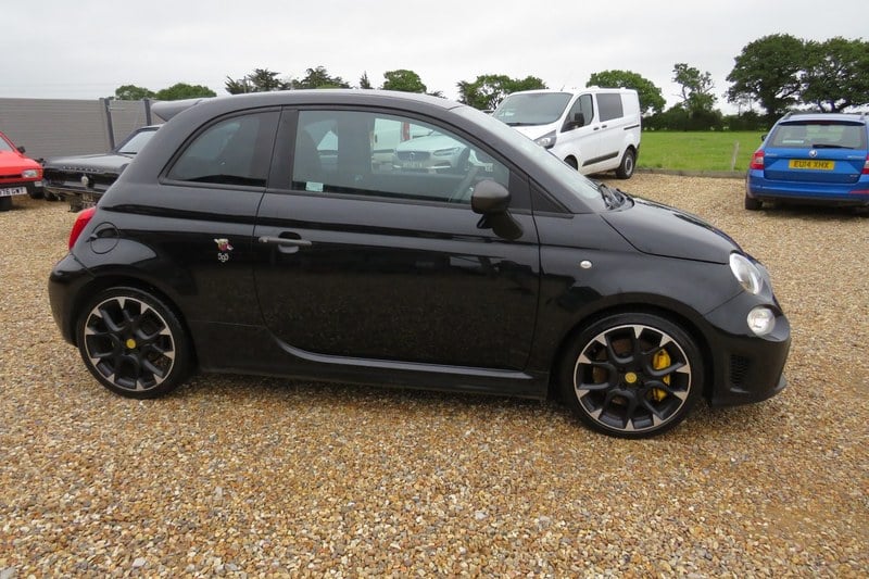 2021 Abarth 595 - 1 2021 Abarth 595 - 1