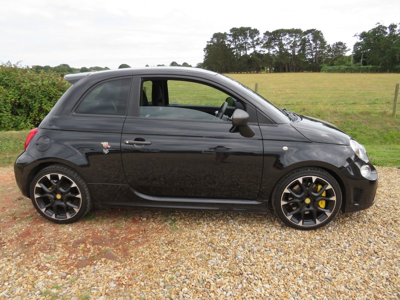 2021 Abarth 595 - 2 2021 Abarth 595 - 2