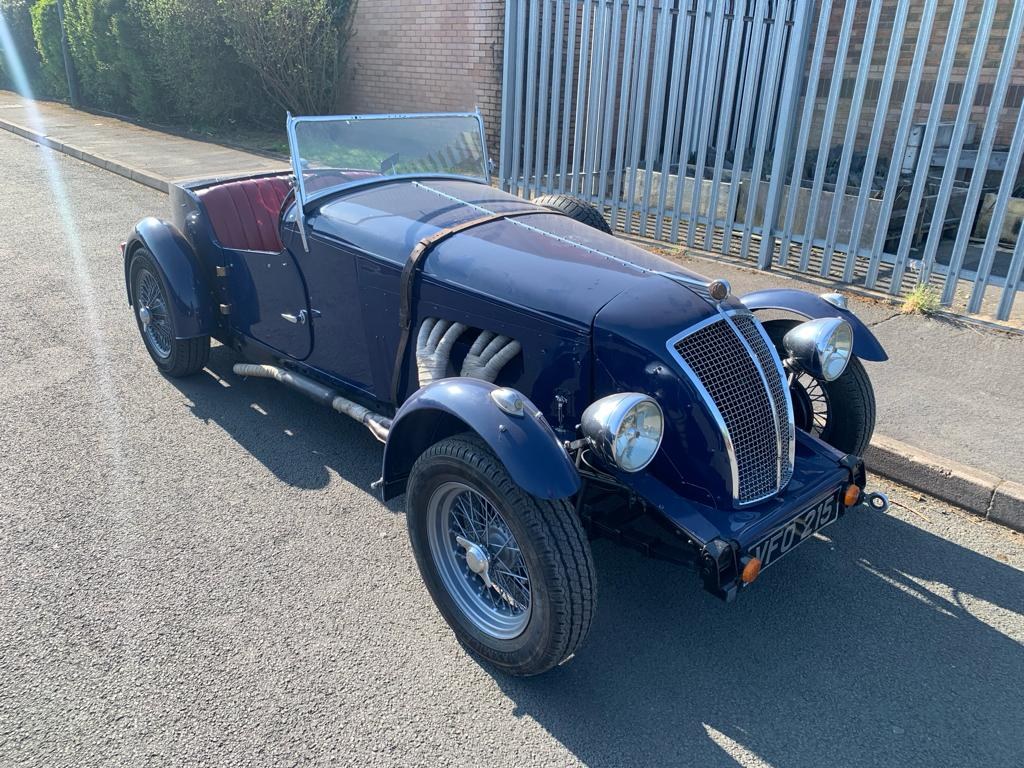 1949 AC, foto 1