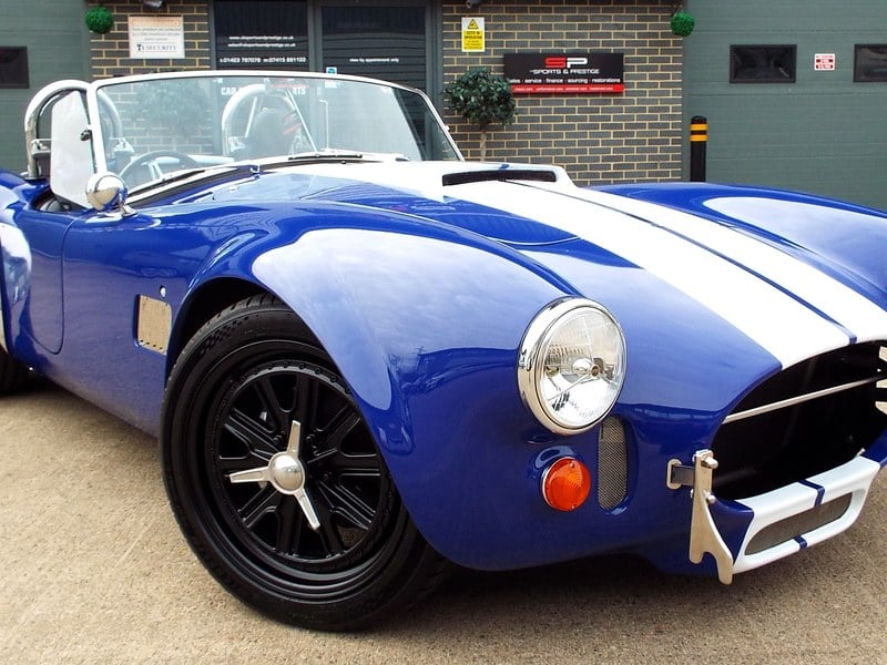 Rapid Classics: Eine Suche. Alle Oldtimer. 27 » Rapid Classics: Eine Suche. Alle Oldtimer. AC Cobra 6.0 V8 LS2 400 BHP Gardner Douglas