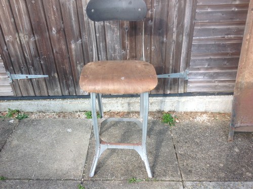 Old garage/ industrial workshop stool. In vendita