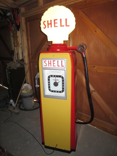 Avery Hardoll 1950's restored Shell petrol pump For Sale