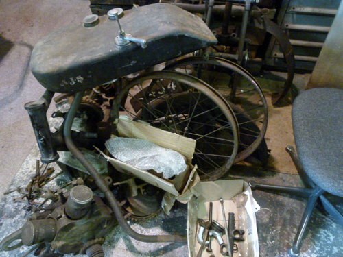 1927 AJS 800cc V Twin + Peugeot P108 1936 PROJECTS A vendre