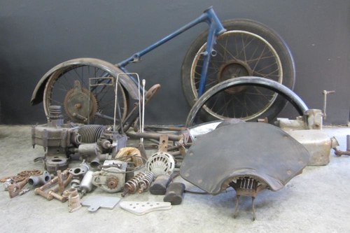 AJS frame and rare AJ Steven's 250cc all alloy engine Zu verkaufen durch Auktion