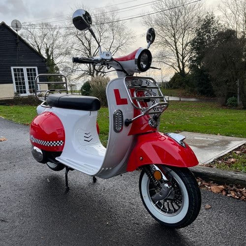 2020 AJS Modena 125. Only 14 miles from new Kaufen Bei