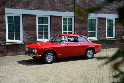 1971 Alfa Romeo 2000 GTV - beautifully restored, very nice car For Sale