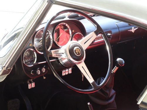 1960 Alfa Romeo 2000 - 6