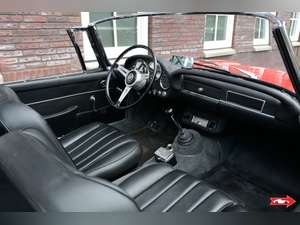 1964 Alfa Romeo 2600 Touring spider - restored For Sale (picture 9 of 12)