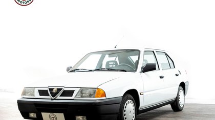 Alfa Romeo 33 *  ONE OWNER * A/C * OFFICIALLY SERVICED