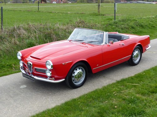 1963 Alfa Romeo 2600 - Rare convertible with a gorgeous bodywork For Sale