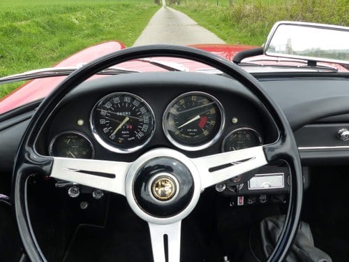1963 Alfa Romeo 2600 Spider - 8