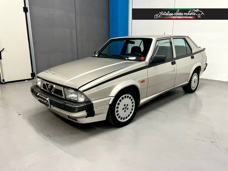 1989 Alfa Romeo 75 - 1 1989 Alfa Romeo 75 - 1