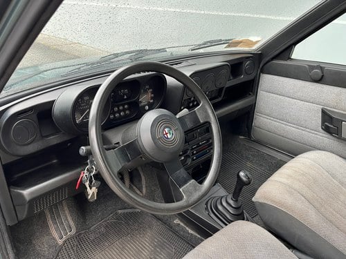 1986 Alfa Romeo 33 - 9