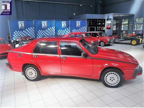 1991 Alfa Romeo 75 - 5