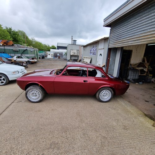 1975 Alfa Romeo Guilia GTV2000 105 Coupe