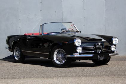 Picture of Alfa Romeo 2600 Touring Spider LHD